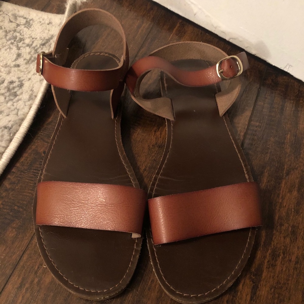 Women’s sandals